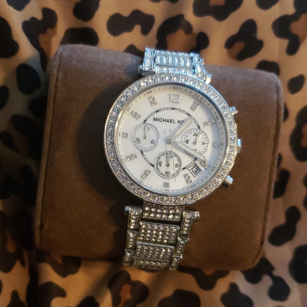 Watch - Picture 2 of 4